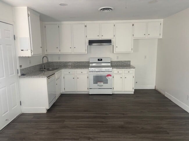 property at 2816 Ashe Rd