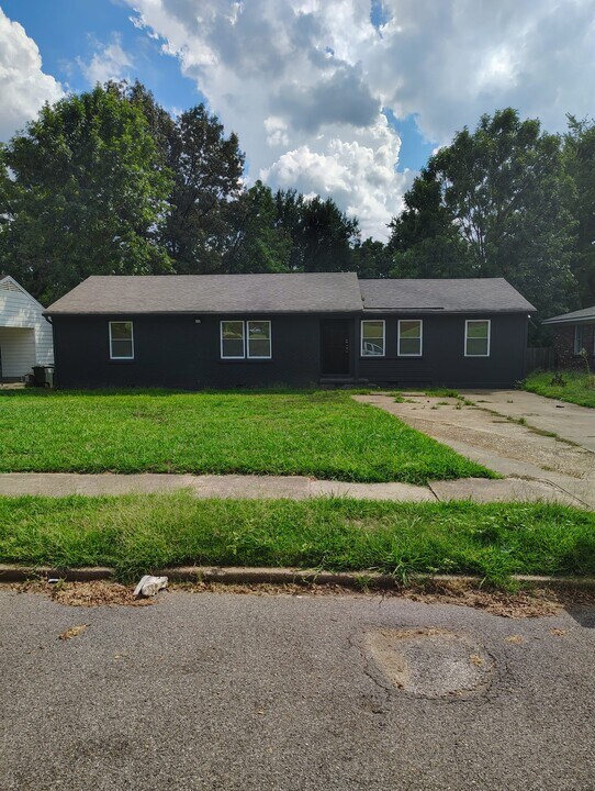 3117 Christine Rd in Memphis, TN - Building Photo