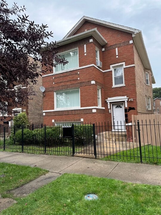 8841 S Muskegon Ave, Unit 2 in Chicago, IL - Building Photo