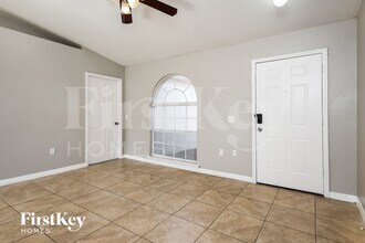 620 Robin Ln in Kissimmee, FL - Foto de edificio - Building Photo