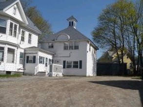 343 Pine St in Lewiston, ME - Foto de edificio - Building Photo