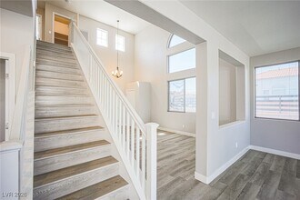 9456 Rainfall Ave in Las Vegas, NV - Building Photo - Building Photo
