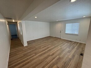 6825 Lotus St in Reno, NV - Building Photo - Building Photo