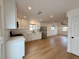 607 Lemon Way in Fillmore, CA - Building Photo