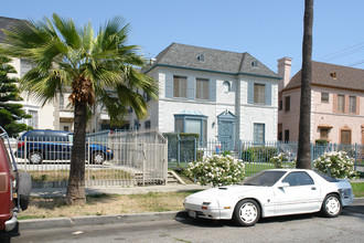 854 S Kenmore Ave in Los Angeles, CA - Building Photo - Building Photo