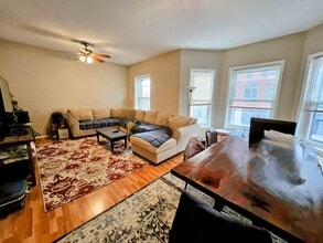 1830 E Kane Pl, Unit 4 in Milwaukee, WI - Building Photo - Building Photo