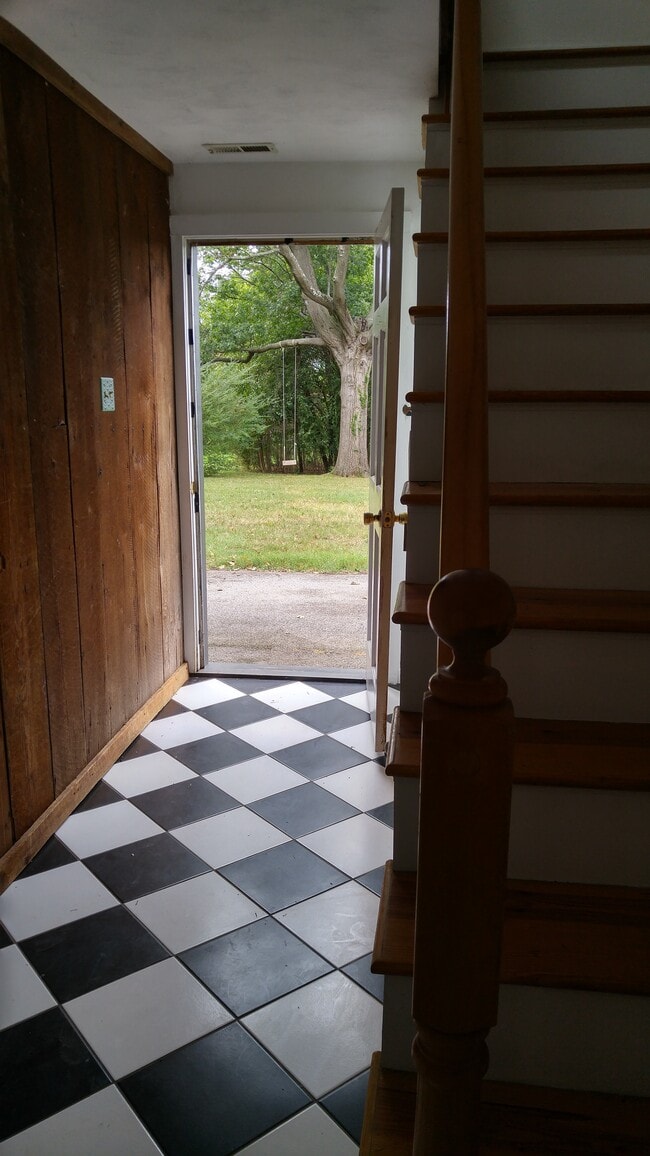 232 Richfield Ave, Unit Carriage House in Salem, VA - Building Photo - Building Photo