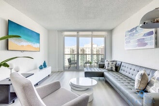 19370 Collins Ave in Sunny Isles Beach, FL - Building Photo - Building Photo