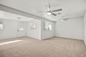 3926 E Camino de Palmas in Tucson, AZ - Building Photo - Building Photo