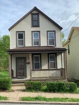 20 Sylvania Ave in Pittsburgh, PA - Building Photo