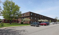 Middlefield Village Apartments in Middlefield, OH - Foto de edificio - Building Photo