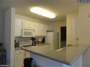 15000 Lenox Dr in Strongsville, OH - Building Photo - Building Photo