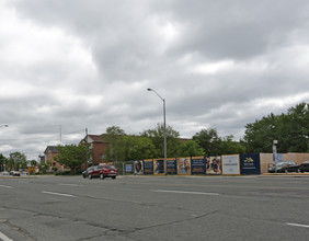 The Highland Condominiums in Toronto, ON - Building Photo - Building Photo