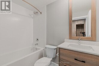 20 George St in Hamilton, ON - Building Photo - Building Photo