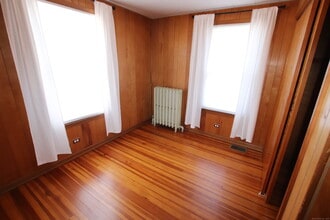 328 New London Turnpike in Glastonbury, CT - Building Photo - Building Photo