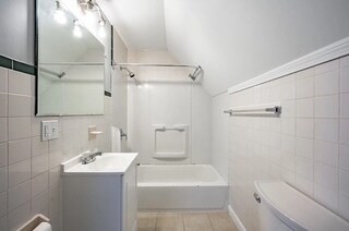 15 Kimberly Ave, Unit Unit 3 in Springfield, MA - Building Photo