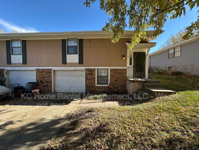 3910 SW 8th Ter in Blue Springs, MO - Building Photo - Building Photo