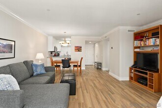 7509 Draper Ave in San Diego, CA - Building Photo - Building Photo