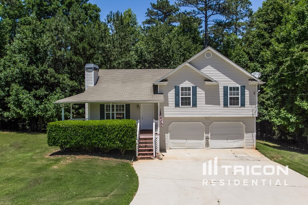 115 Fred Poole Trce in Dallas, GA - Building Photo