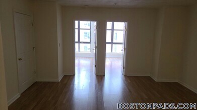 81 Essex St, Unit 42 in Boston, MA - Foto de edificio - Building Photo