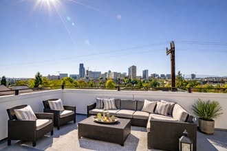 Alcove Spring Park - Modern Cozy Studio Apartments in First Hill in Seattle, WA - Foto de edificio - Building Photo