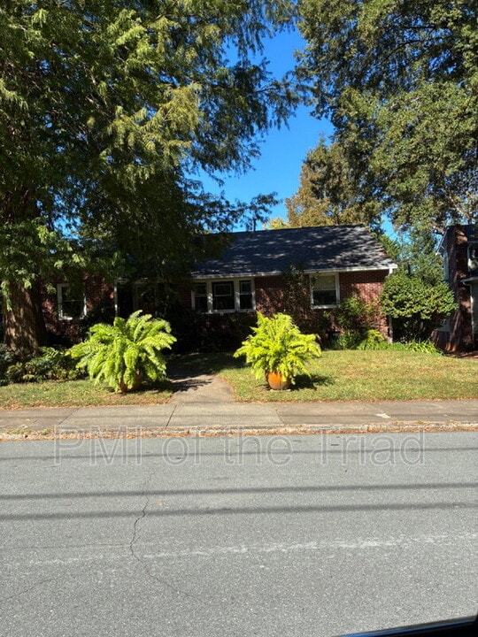 915 Carolina Ave NW in Winston-Salem, NC - Building Photo