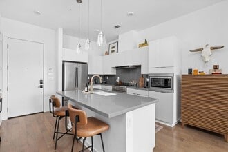 207 W Johanna St in Austin, TX - Building Photo - Building Photo