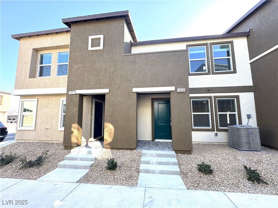 4828 Ava Ridge Ave in Enterprise, NV - Building Photo