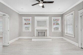 4719 Junius St, Unit 3 in Dallas, TX - Foto de edificio - Building Photo