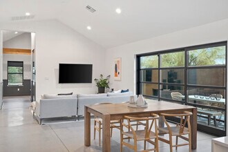 2330 N 12th St in Phoenix, AZ - Building Photo - Building Photo