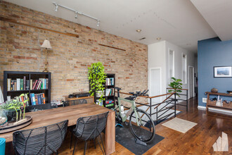 2209 W Race Ave, Unit 3 in Chicago, IL - Building Photo - Building Photo
