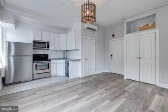 2134 Spruce St, Unit 4 in Philadelphia, PA - Building Photo - Building Photo