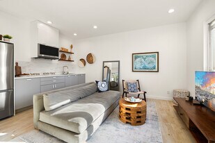 831 Dickson St in Marina Del Rey, CA - Building Photo