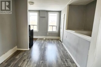 284 Albert St in Oshawa, ON - Building Photo - Building Photo