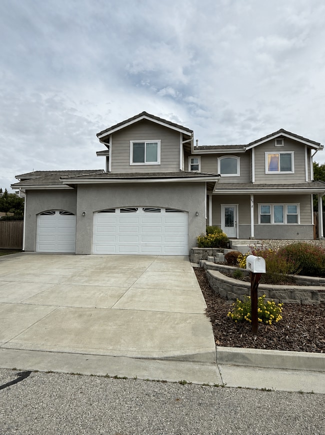 property at 297 Oak Grove Ct
