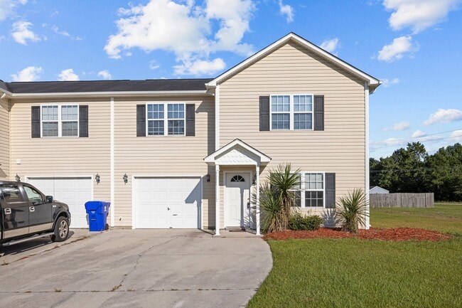 216 Smallwood Rd in Hubert, NC - Building Photo - Building Photo