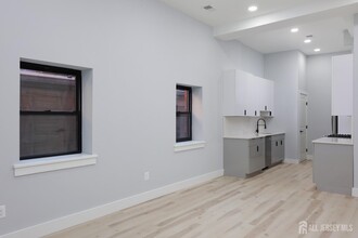 365 George St in New Brunswick, NJ - Building Photo - Building Photo
