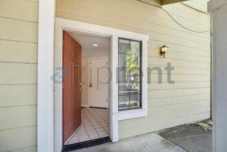 1225 Oak Hill Ct in Pinole, CA - Building Photo - Building Photo