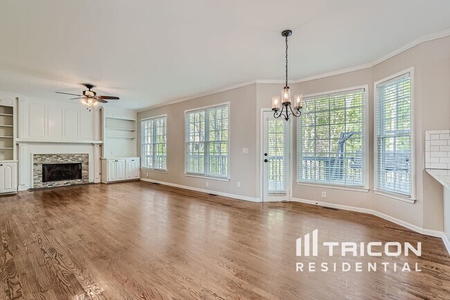 5005 Wiltshire Ln in Suwanee, GA - Building Photo - Building Photo