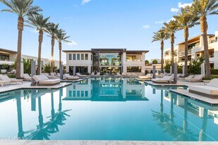 6587 N Palmeraie Blvd, Unit 2021 in Paradise Valley, AZ - Building Photo