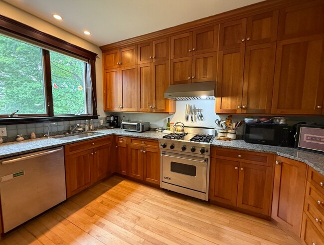 40 Cushing St in Cambridge, MA - Building Photo - Building Photo