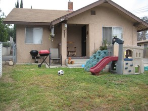 13th Ave Apartments in Escondido, CA - Foto de edificio - Building Photo