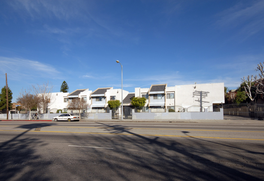 Nordhoff Apartments in Los Angeles, CA - Building Photo