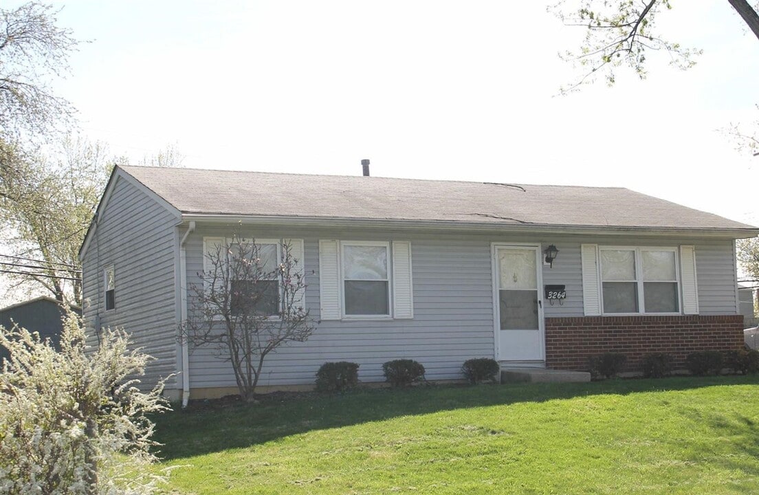 3264 Arnsby Rd in Columbus, OH - Building Photo