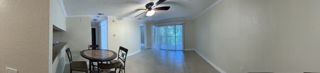 3001 58th Ave S, Unit 805 in St. Petersburg, FL - Foto de edificio - Building Photo