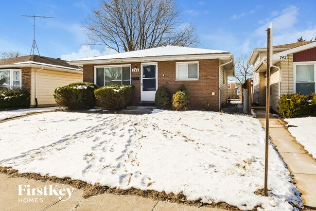 744 Newell Ave in Calumet City, IL - Building Photo - Building Photo