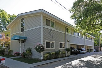 Midtown Manor Rooming House in Sacramento, CA - Foto de edificio - Building Photo