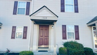 1744 Messner Dr, Unit 150B in Hilliard, OH - Building Photo
