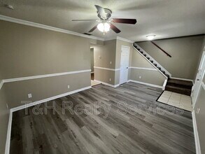 1090 Greenwood Trail W Dr in Greenwood, IN - Building Photo - Building Photo