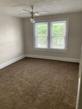 2350 Shelby St in Indianapolis, IN - Foto de edificio - Building Photo